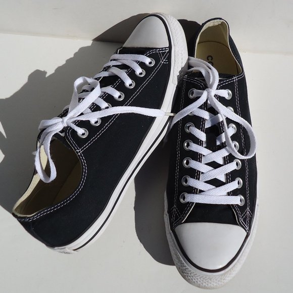 SIZE MEN'S 10, wom's 12 Converse All Star Sneakers